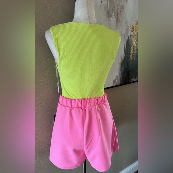 Lime green double layered sleeveless top - Picture 5 of 7